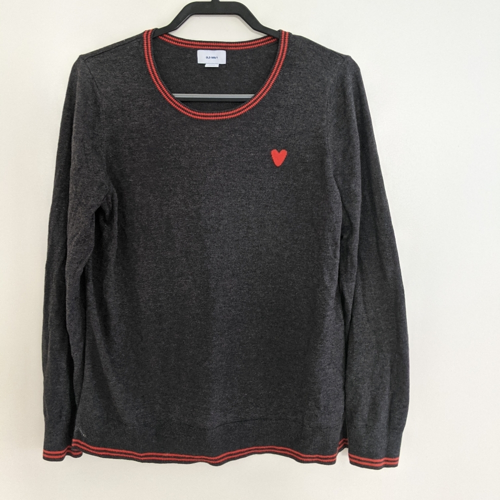 Old Navy Gray Sweater with Red Heart Sz. Large